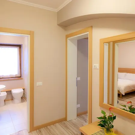 Regina Apartment *